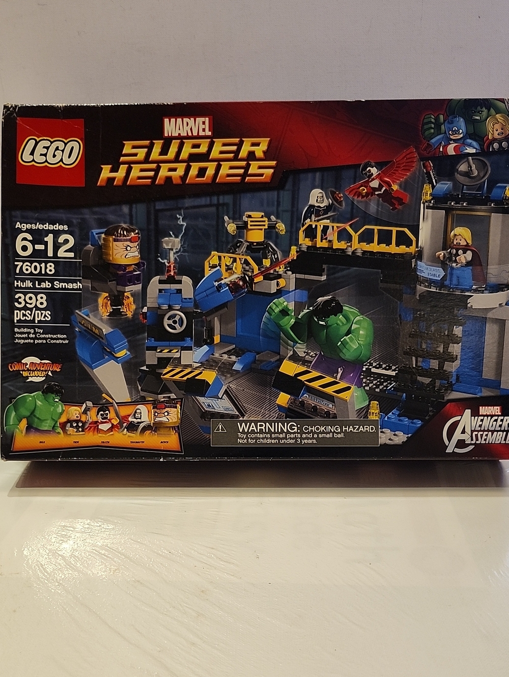 Lego 76018  Marvel Super Heroes Hulk Lab Set with Green and Purple Figures